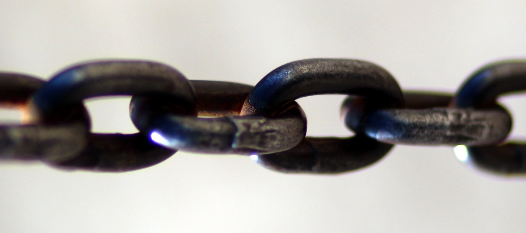metal chain links